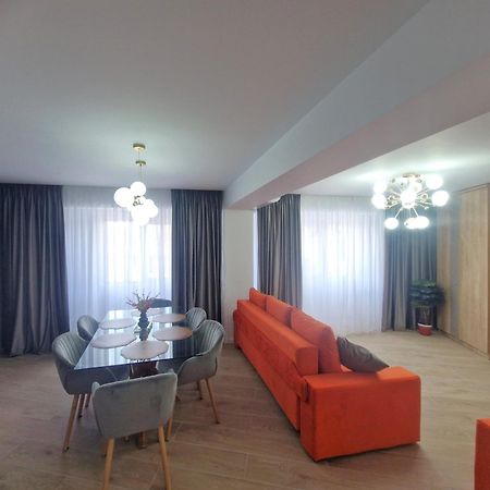 Ultracentral Luxury Apartament Curtea de Argeş エクステリア 写真