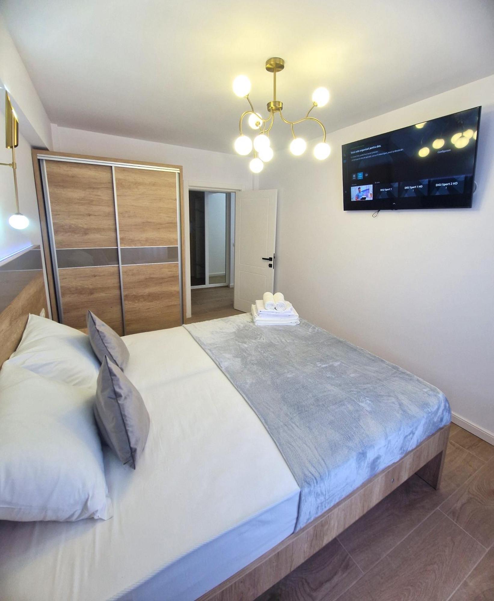 Ultracentral Luxury Apartament Curtea de Argeş エクステリア 写真