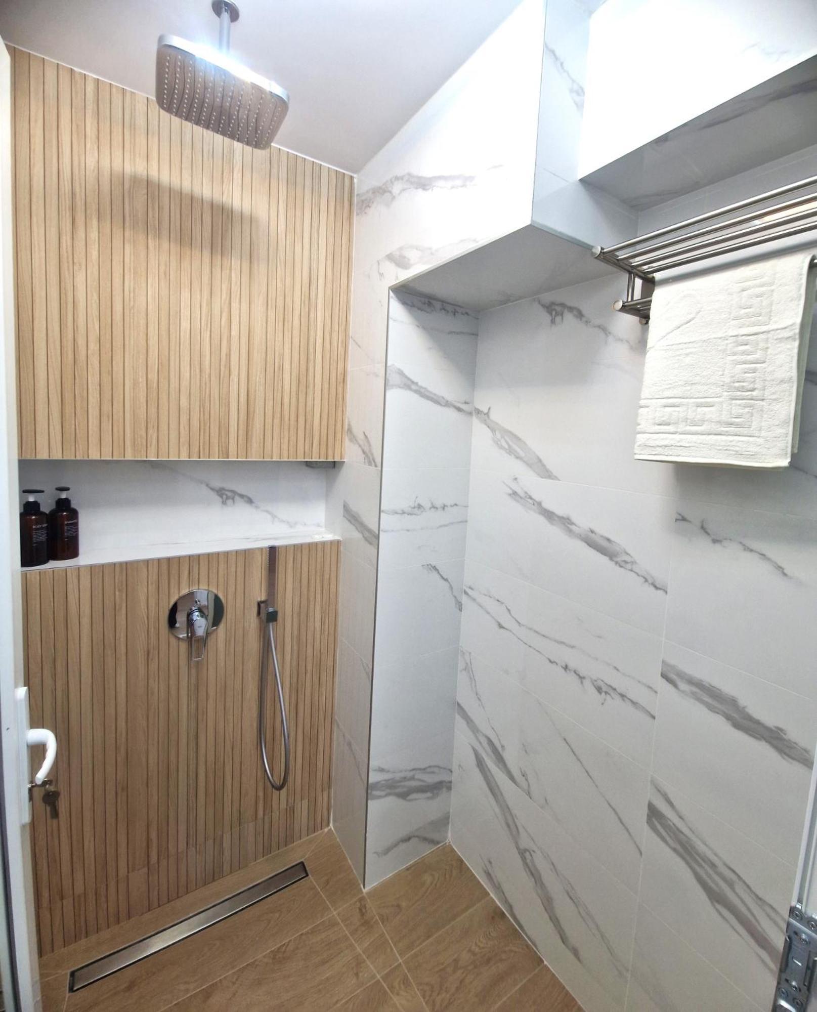 Ultracentral Luxury Apartament Curtea de Argeş エクステリア 写真